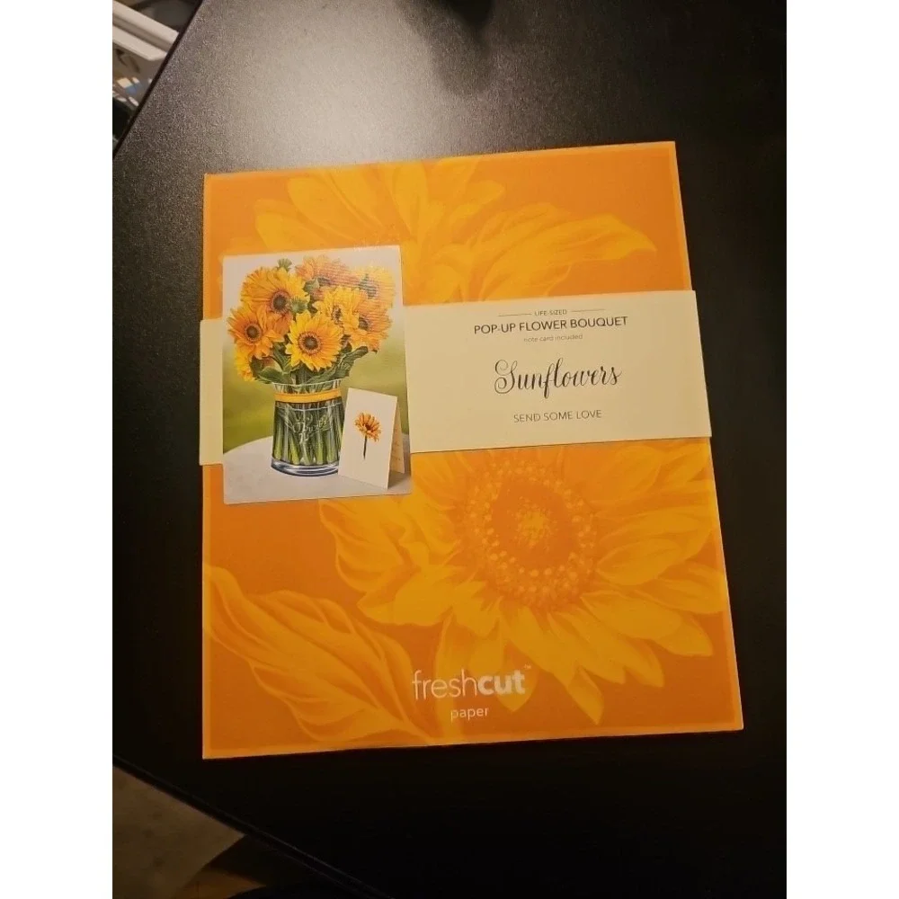 Pop Up‎ Flower Bouquet Life Size English Daffodils Card Included Freshcut Paper
